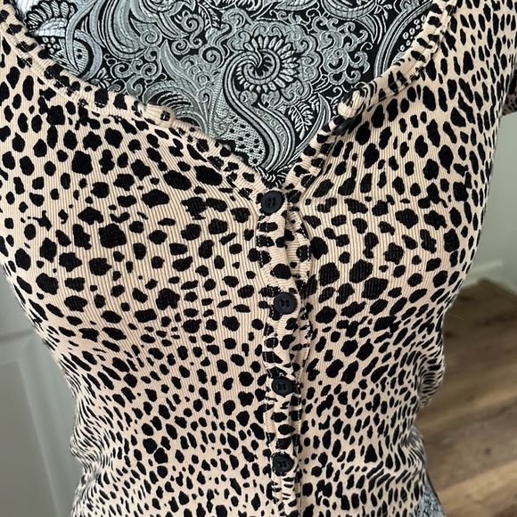 Brandy Melville Shirt - Picture 3 of 4